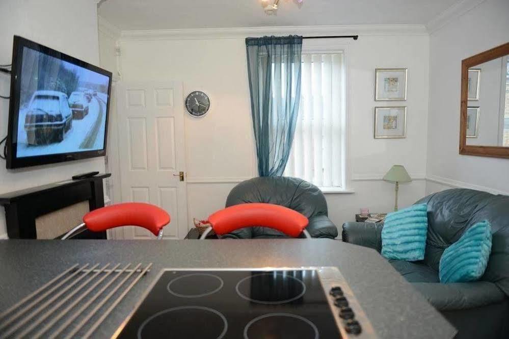 Cozy Townhouse: Barry's Film Location Retreat Apartment Exterior photo